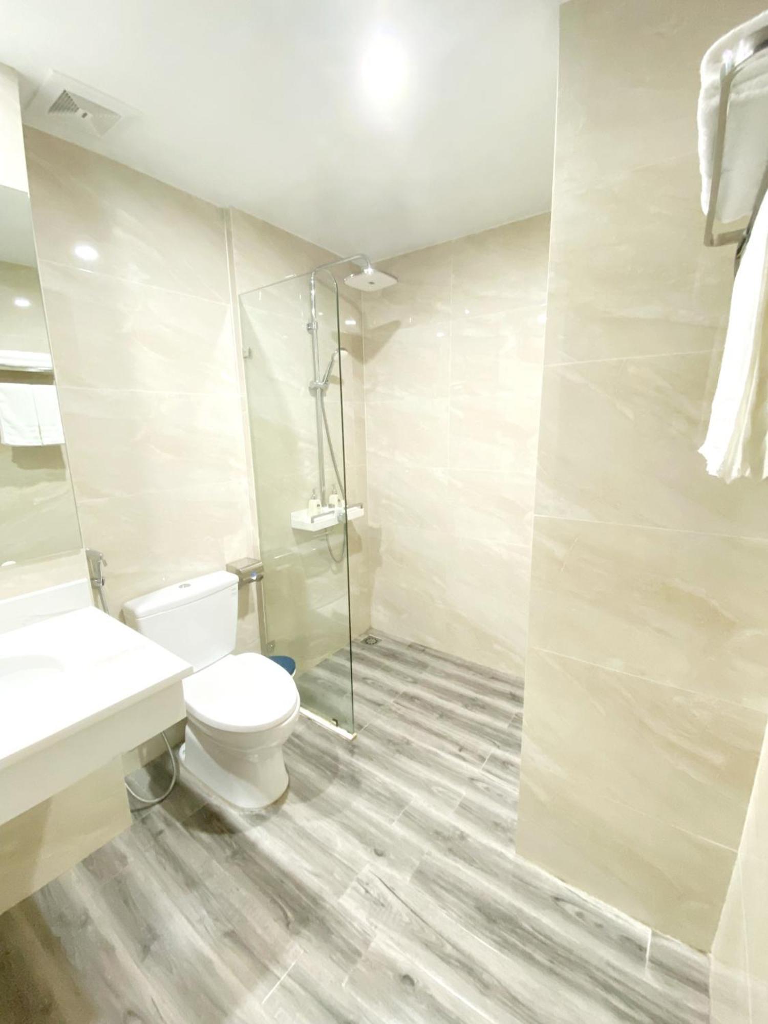 Ha Long Bay Tuan Chau Hotel Exterior photo